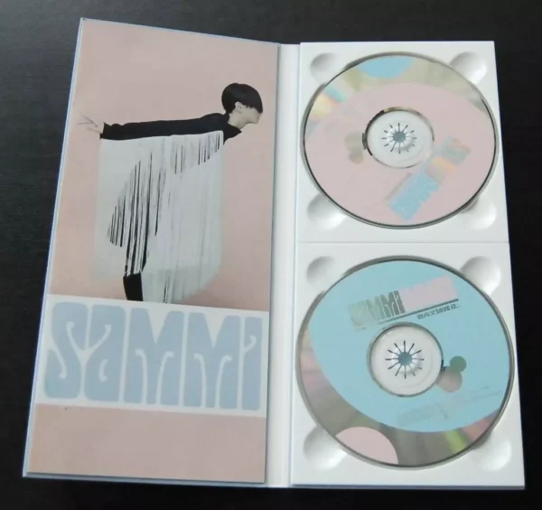 鄭秀文 Sammi Cheng - Love Is... (CD + VCD)